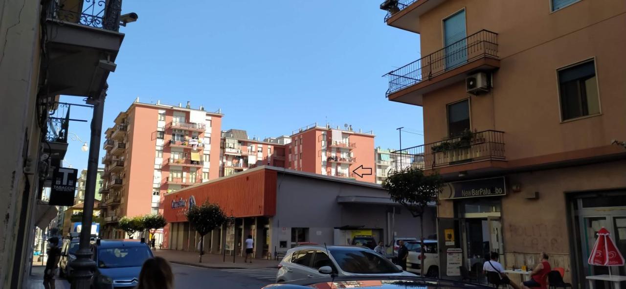 B & B Civico 6 Rooms Salerno Exterior photo