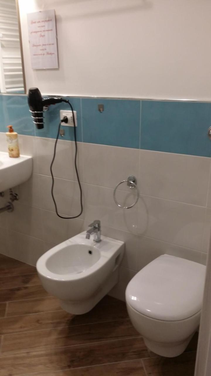 B & B Civico 6 Rooms Salerno Exterior photo