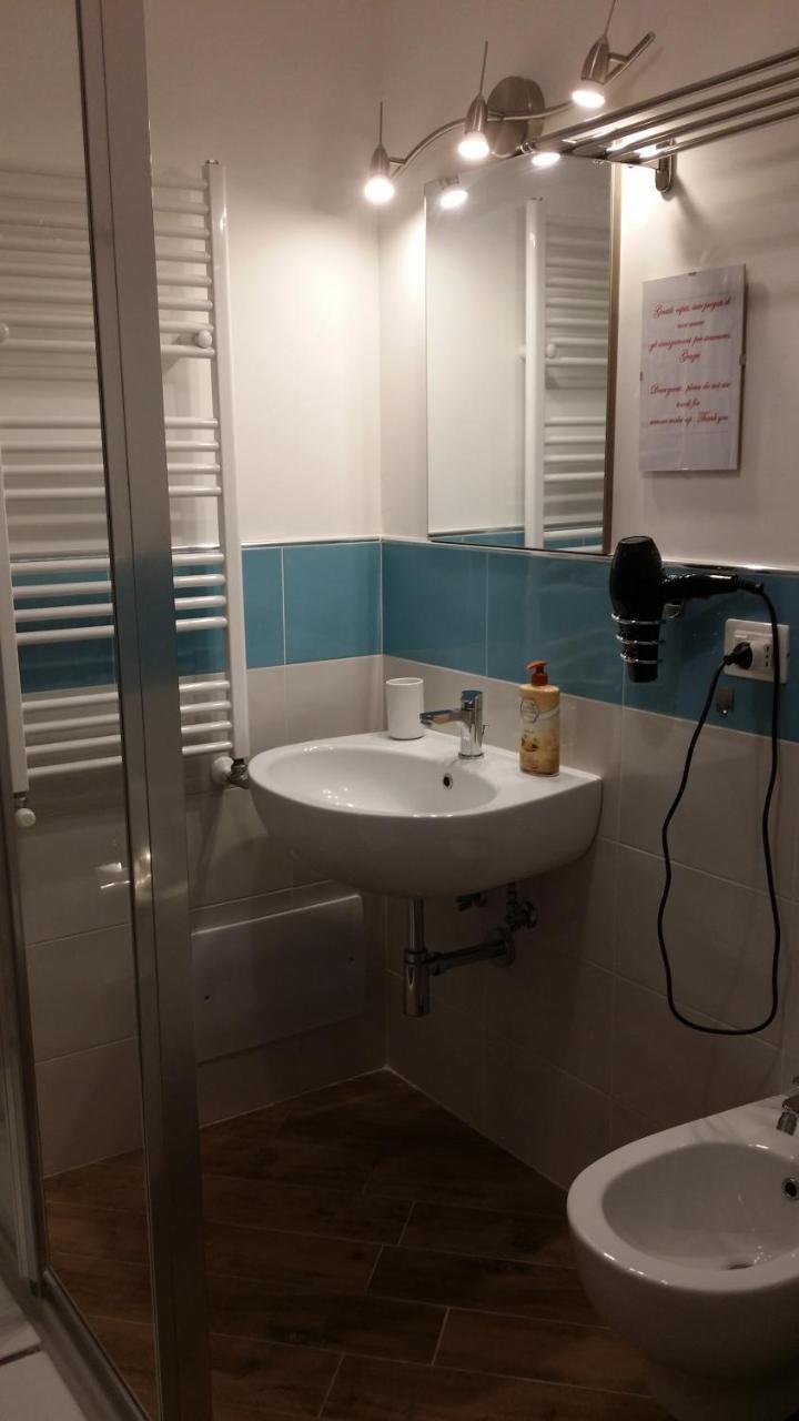 B & B Civico 6 Rooms Salerno Exterior photo